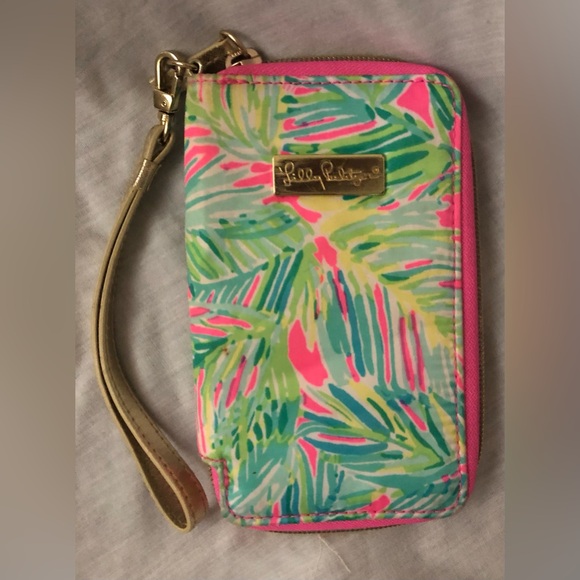Lilly Pulitzer Handbags - Lilly Pulitzer Wristlet EUC